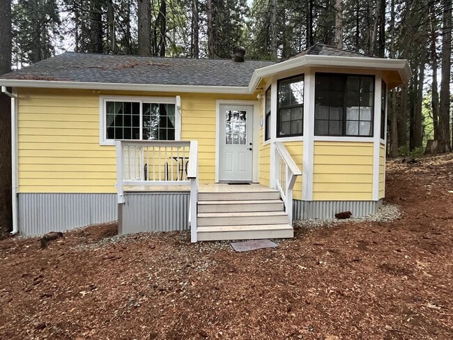 Front of cottage - 14052 Wings of Morning Dr