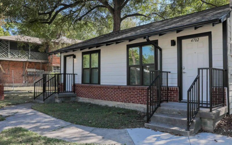 Primary Photo - 4700 Tremont St