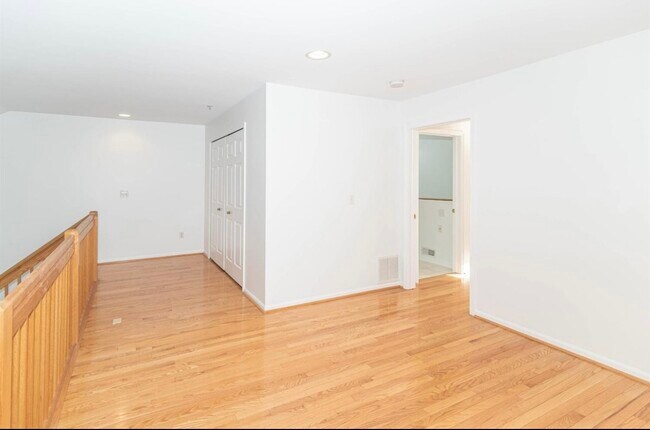Building Photo - 1177 Freesia Ct