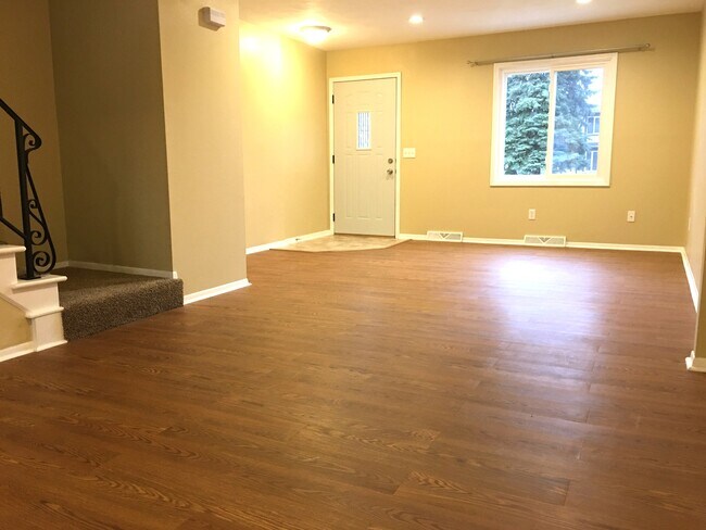 Foto del edificio - 2339 Rockspring Rd