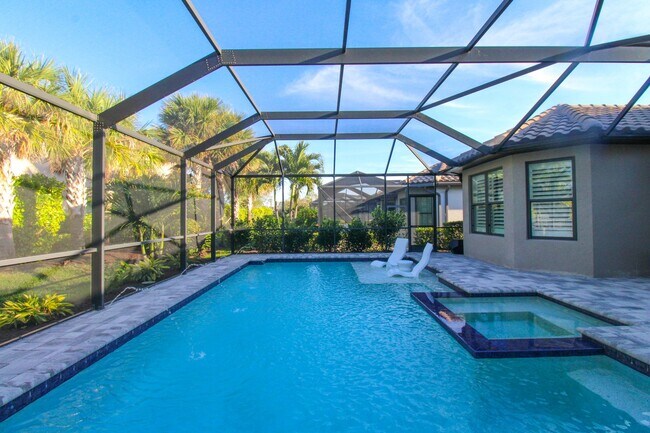 Foto del edificio - ** STUNNING 3-Bedroom + Den, 3-Bathroom Heated Pool & Spa Home with Golf Transfer to Esplanade Go...