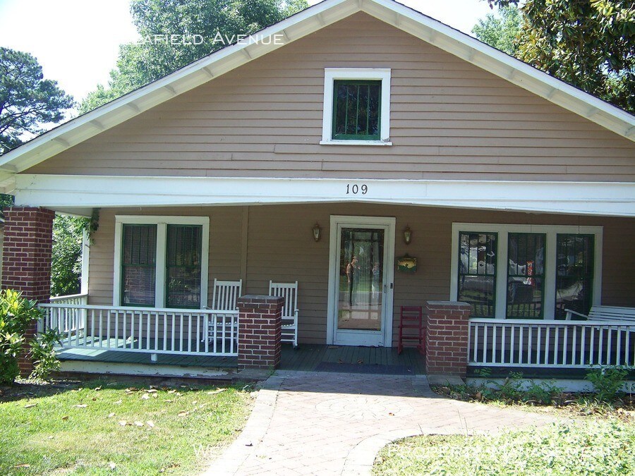 Primary Photo - Bungalow in Northgate Park
