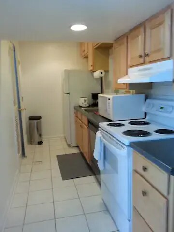 primer plano de la cocina - 1619 45th St NW