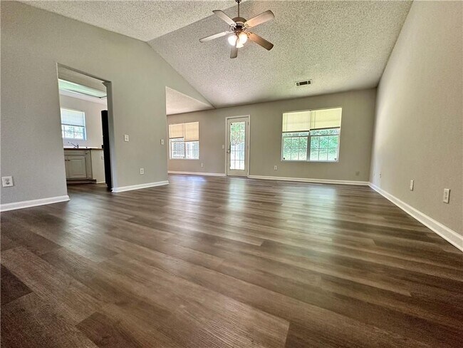 Building Photo - 771 Moss Side Dr
