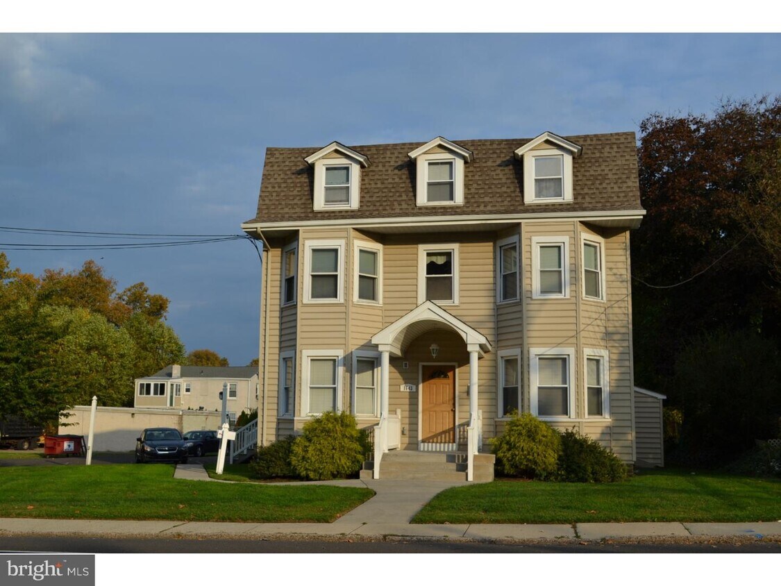 Primary Photo - 1643 Rockwell Rd