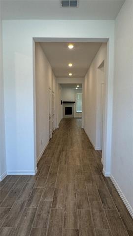 Building Photo - 917 Rosebay Dr