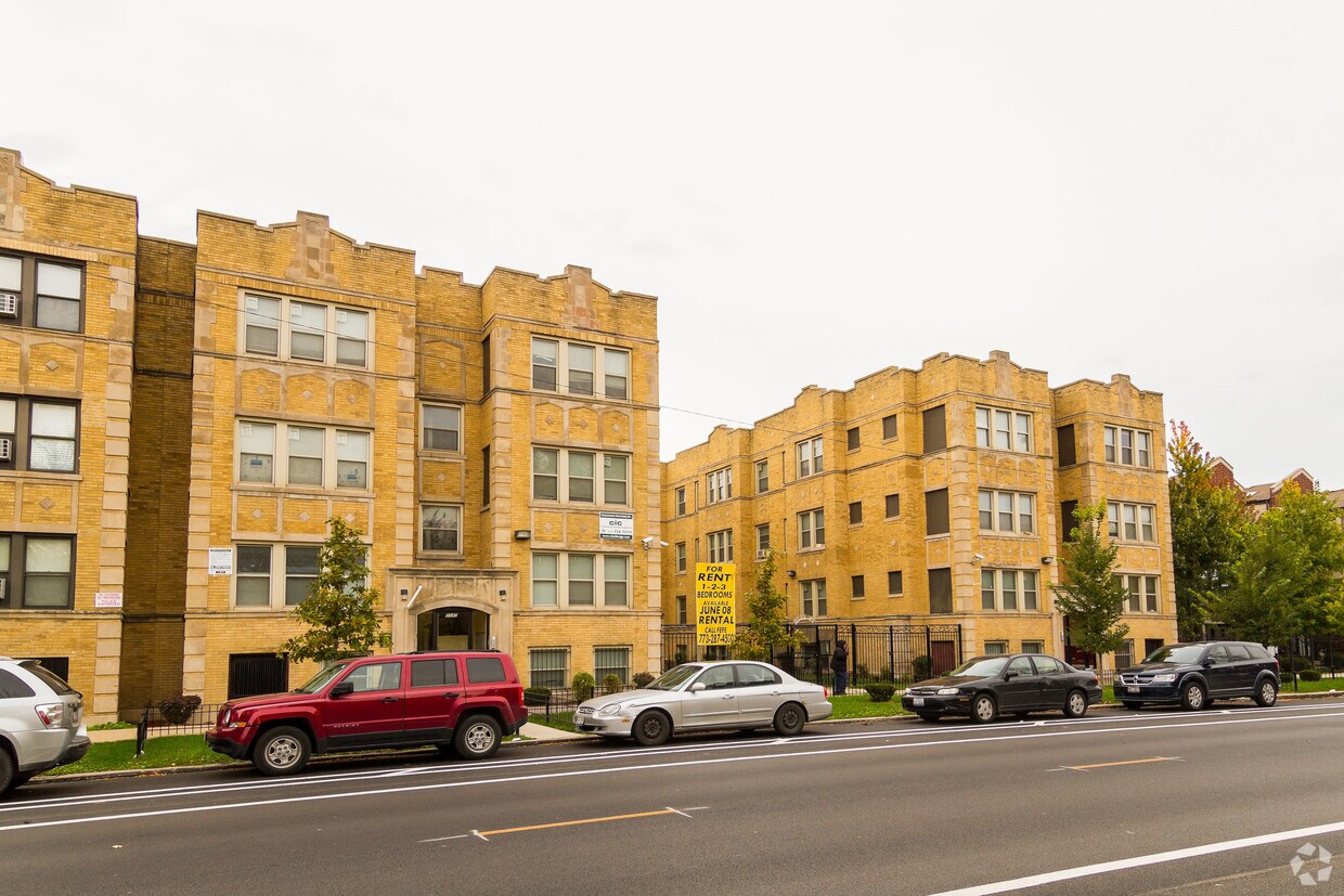 Building Photo - 5032 W Washington Blvd