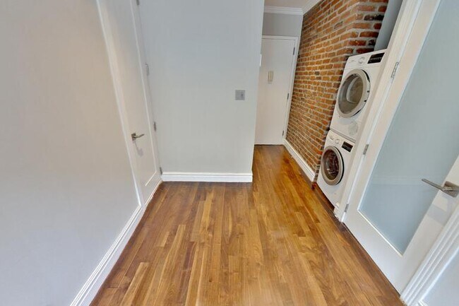 Foto del edificio - 416 E 13th St