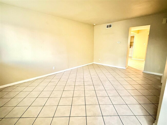 Building Photo - 8809 Dawnridge Cir