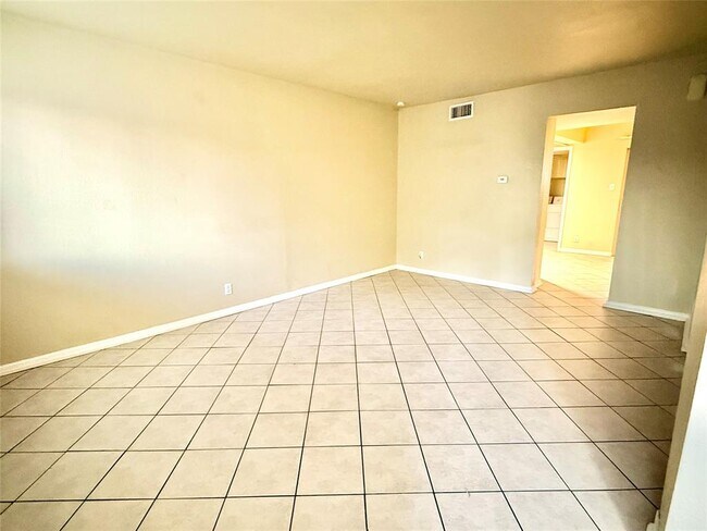 Foto del edificio - 8809 Dawnridge Cir