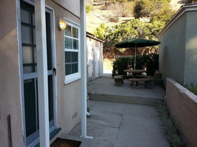 Building Photo - 1100 N Verdugo Rd
