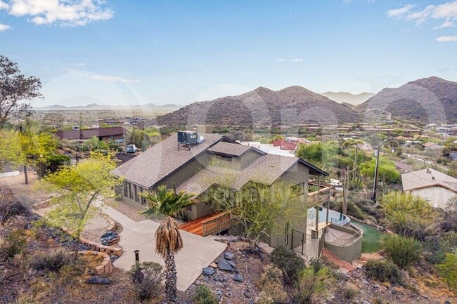 Building Photo - 6050 E Tally Ho Dr