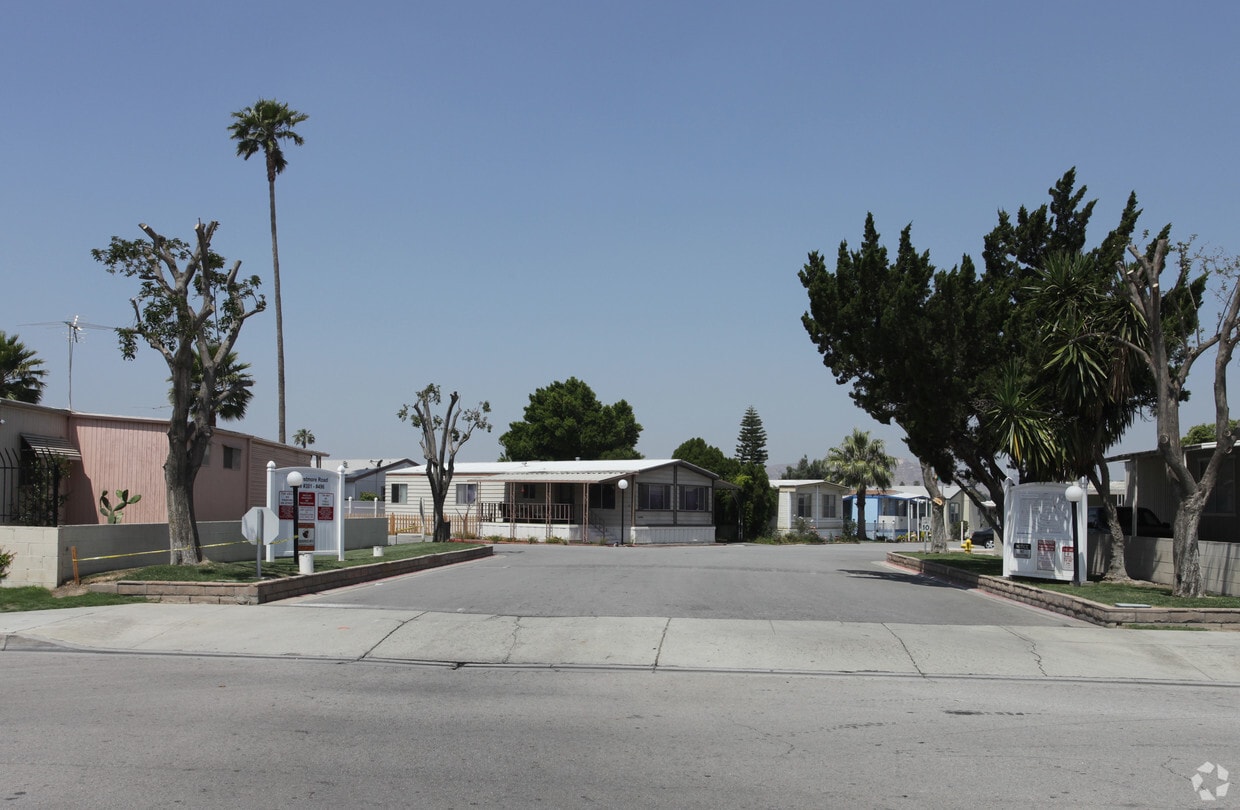 Primary Photo - Crestmore MHP