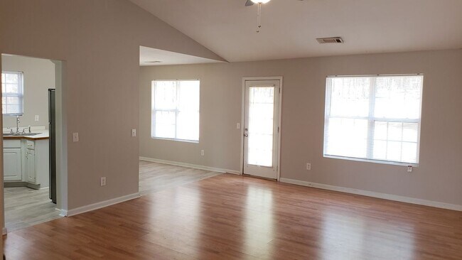 Foto del edificio - 630 Red Fox Ln