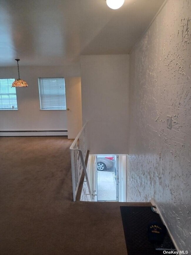 Building Photo - 807 Town House Village