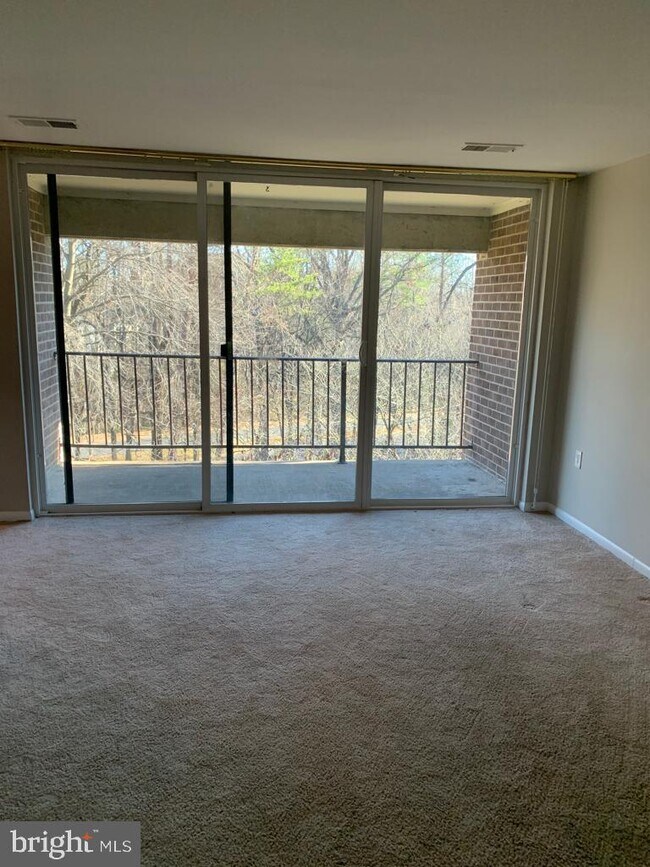 1427 Northgate Square Unit 32B, Reston, VA 20190 Condo for Rent in