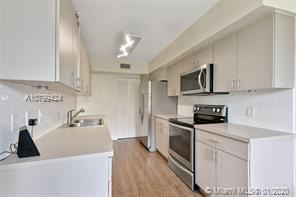 Building Photo - 3 br, 2.5 bath  - Mariners Bay Condo