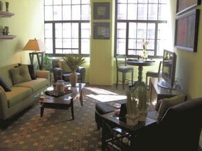 Building Photo - 2429 Locust St