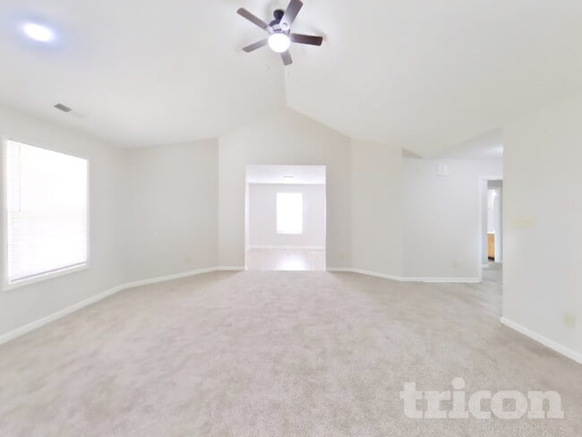 Building Photo - 910 S Shore Ct