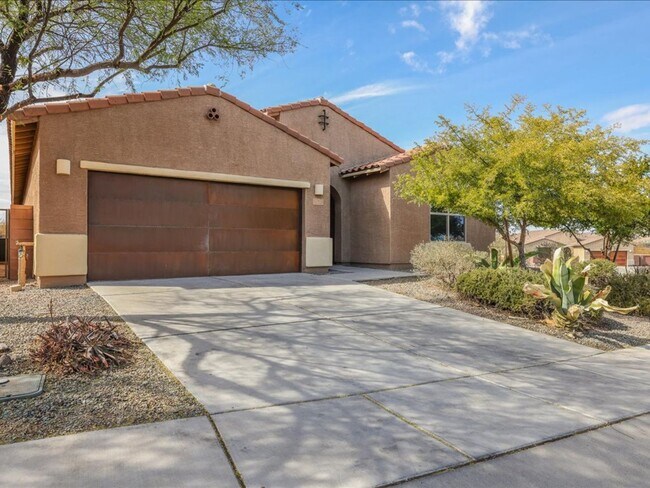 Building Photo - Madera Highlands 3 Bed 2 Bath Single Famil...