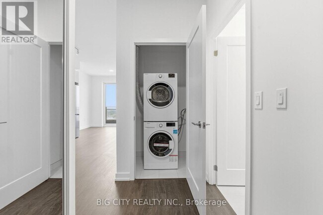 Photo du bâtiment - 9763 Markham Rd