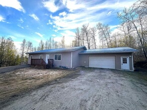 Building Photo - 855 Highlander Dr