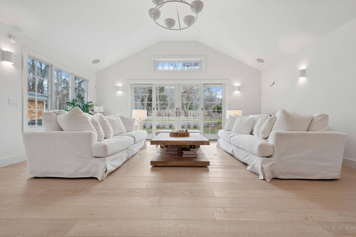 Foto principal - 5 Dogwood Ave