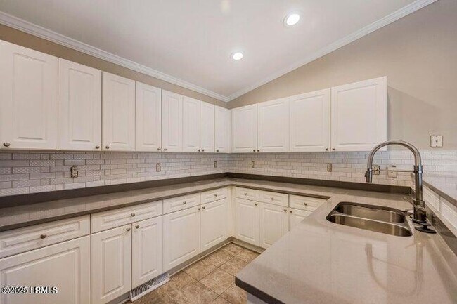 Building Photo - 1 Wateree Ct