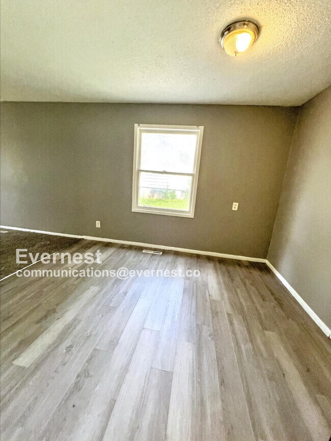 Foto del edificio - 7401 E 49th St