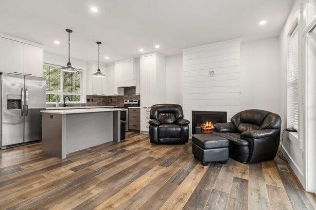 Building Photo - 63886 Beech AvenueA