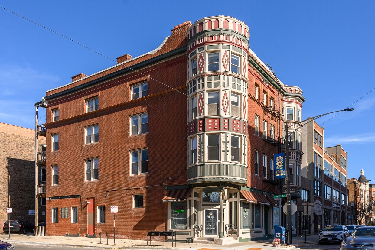 Foto principal - 1170 W Armitage Ave