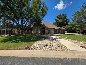 Building Photo - 2150 Hedgestone