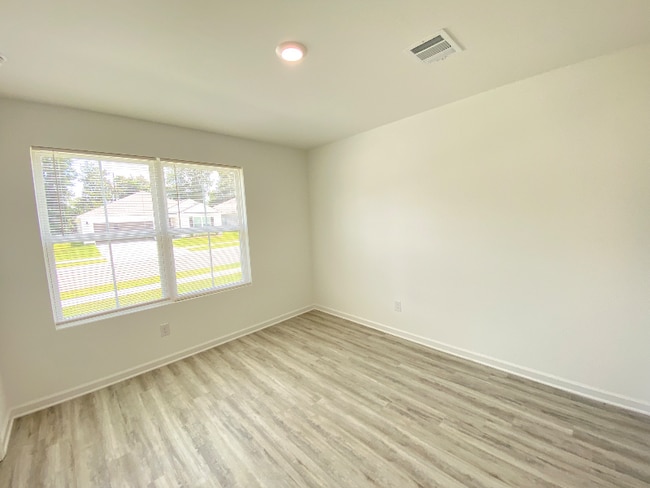 Building Photo - 16213 Loussier Dr