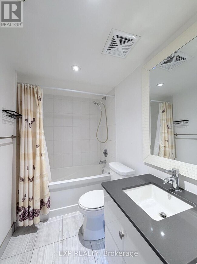 Photo du bâtiment - 555 Wilson Ave