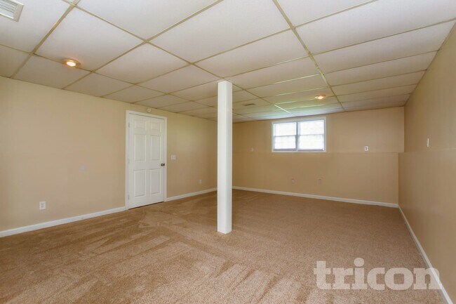 Foto del edificio - 145 Ridge Run Dr