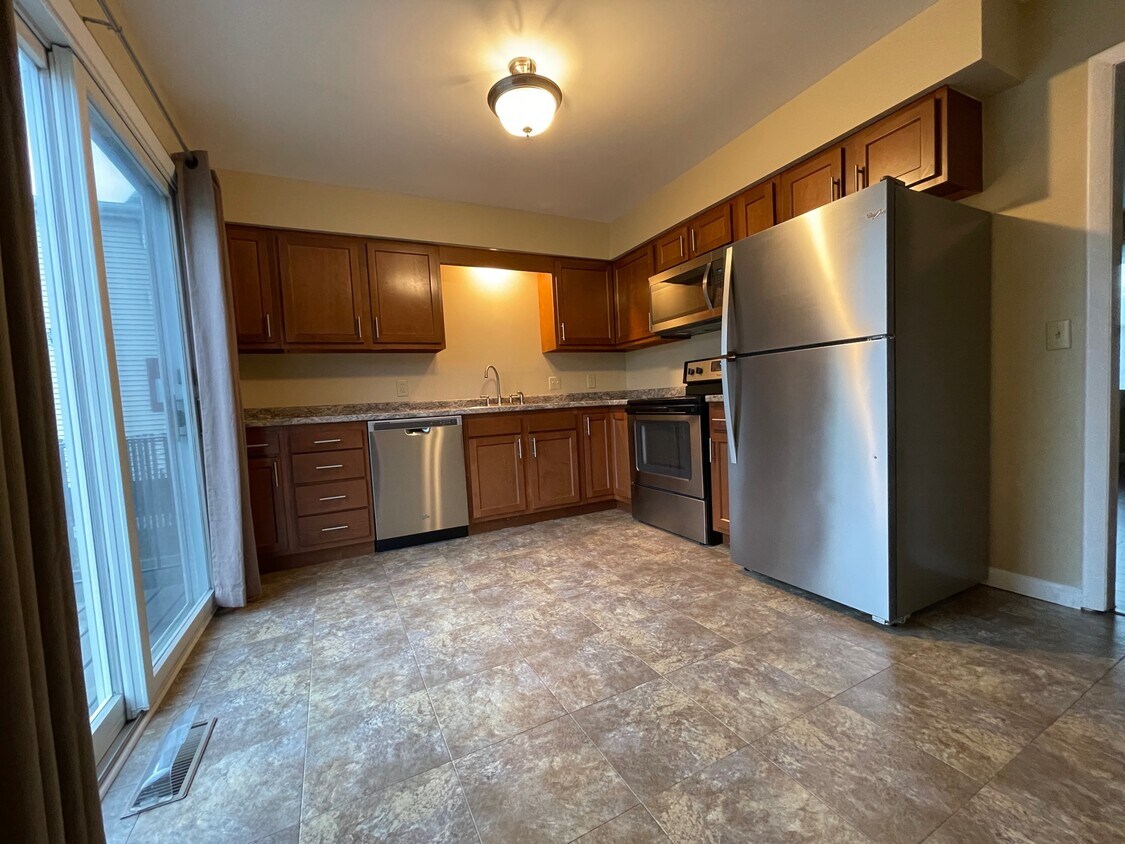 720 W 2nd St, Elmira, NY 14905 Townhome Rentals in Elmira NY