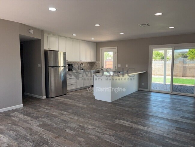 Foto del edificio - 270 S Dobson Rd