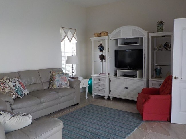 Foto del edificio - 1373 Clubview Ct