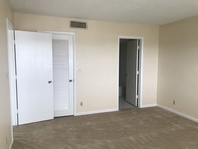 Building Photo - Great Coral Springs Apartment