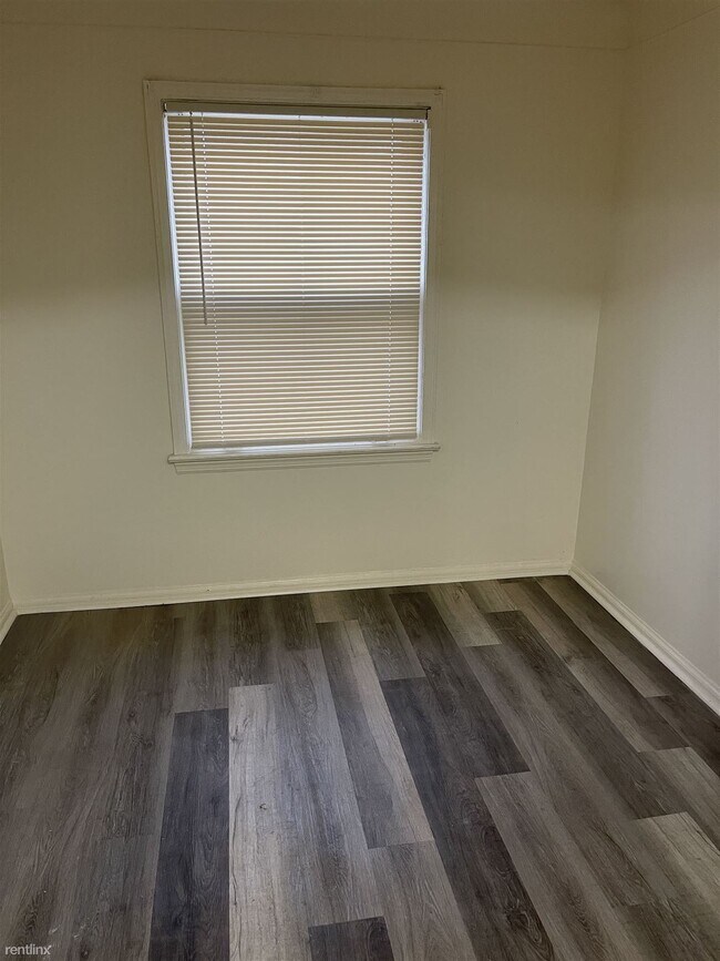 Foto del edificio - 3 br, 1 bath House - 19429 Beland St