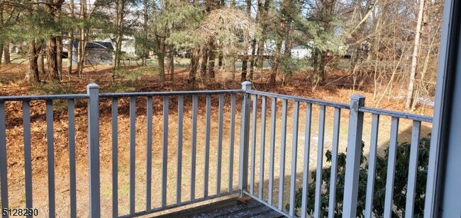 Foto del edificio - 1473 Cornwall Rd
