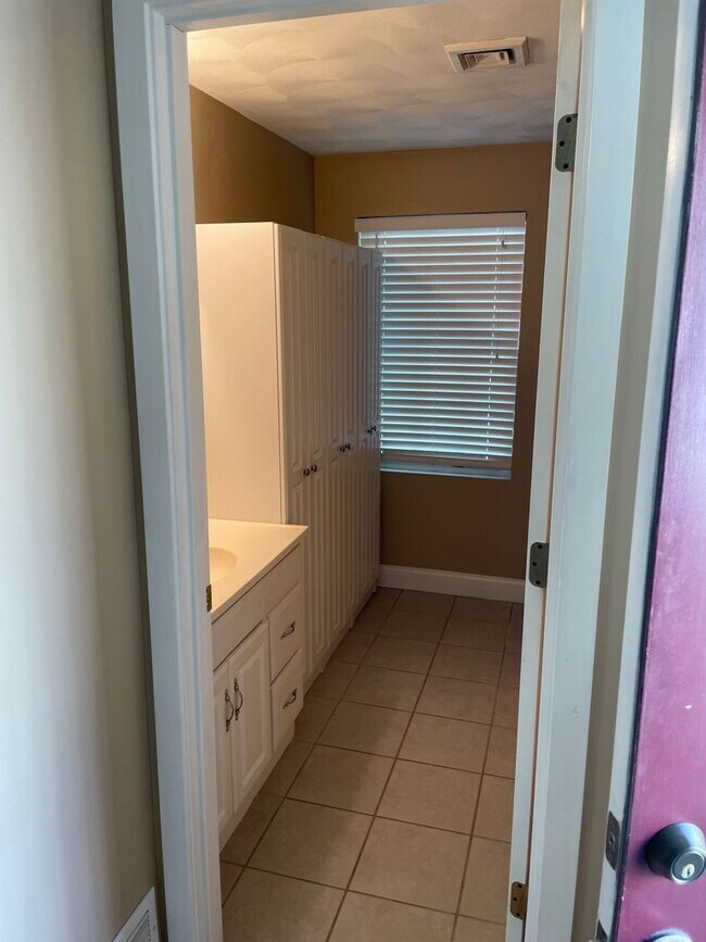 Bath - 973 Atwood Ave
