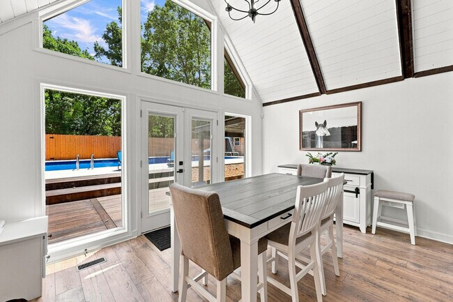 Foto del edificio - 4225 Twin Rivers Dr