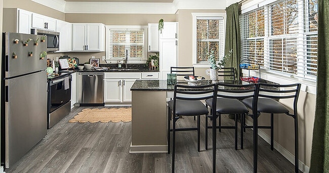 Model-Kitchen-01-Cottages-of-Boonee-Boone-NC-11 - Highpointe Apartments