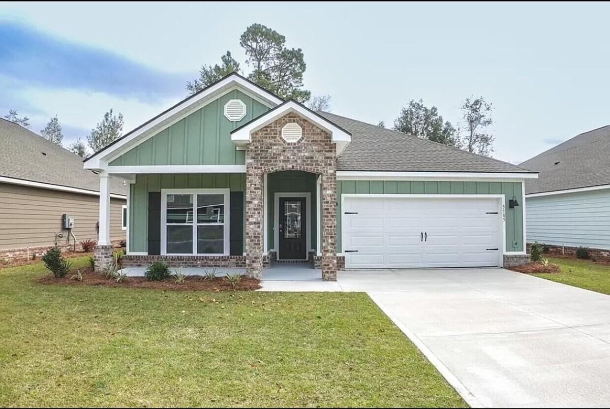 Primary Photo - Beautiful home in Grand Oaks Village, Lake...