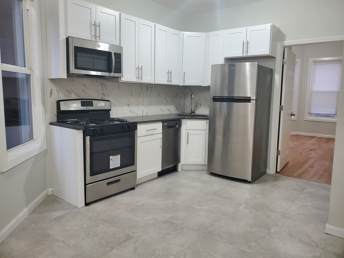Foto principal - 141 Wilkinson Ave