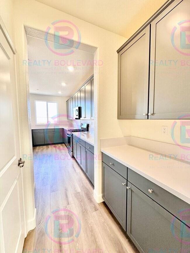 Foto del edificio - Home in the Five Ridges Community 4 Bedroom 3 Bathroom 2 Car Garage With Loft
