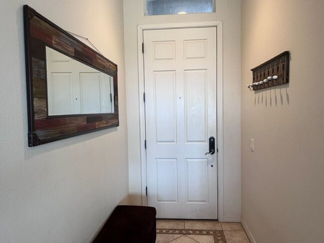 Foto del edificio - 3 Bedroom Exec Home Bullhead Parkway close...