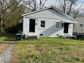 Building Photo - 430-432 Dexter St