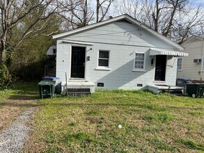 Building Photo - 430-432 Dexter St